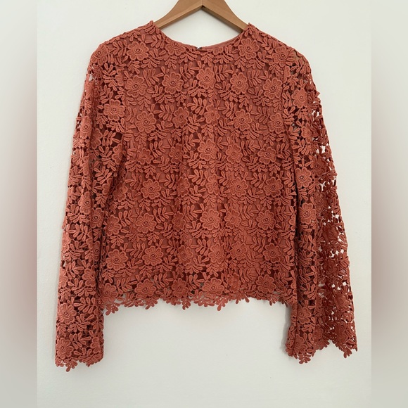 Alice and Olivia Pasha Chic Feminine Floral Embroidered Eyelet Size Medium - Picture 3 of 10